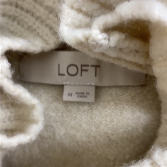 LOFT Wool Beige Cream Super Soft Turtleneck Sweater Oversized Cozy Long Medium - Picture 5 of 6